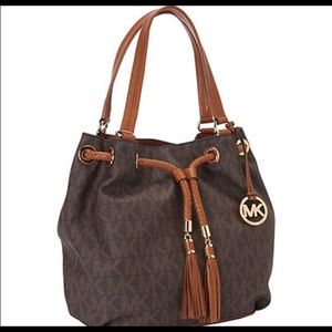 Michael Kors Bucket Bag